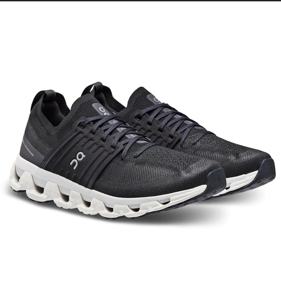 On Running Shoes - Like New ON Running Women's Black Cloudswift Sneakers, Size 6